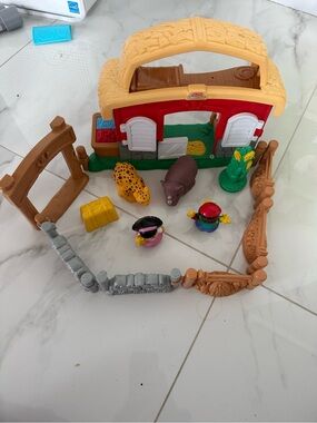 Fisher-Price Little People Yellow and Red Farm Playset with accessories